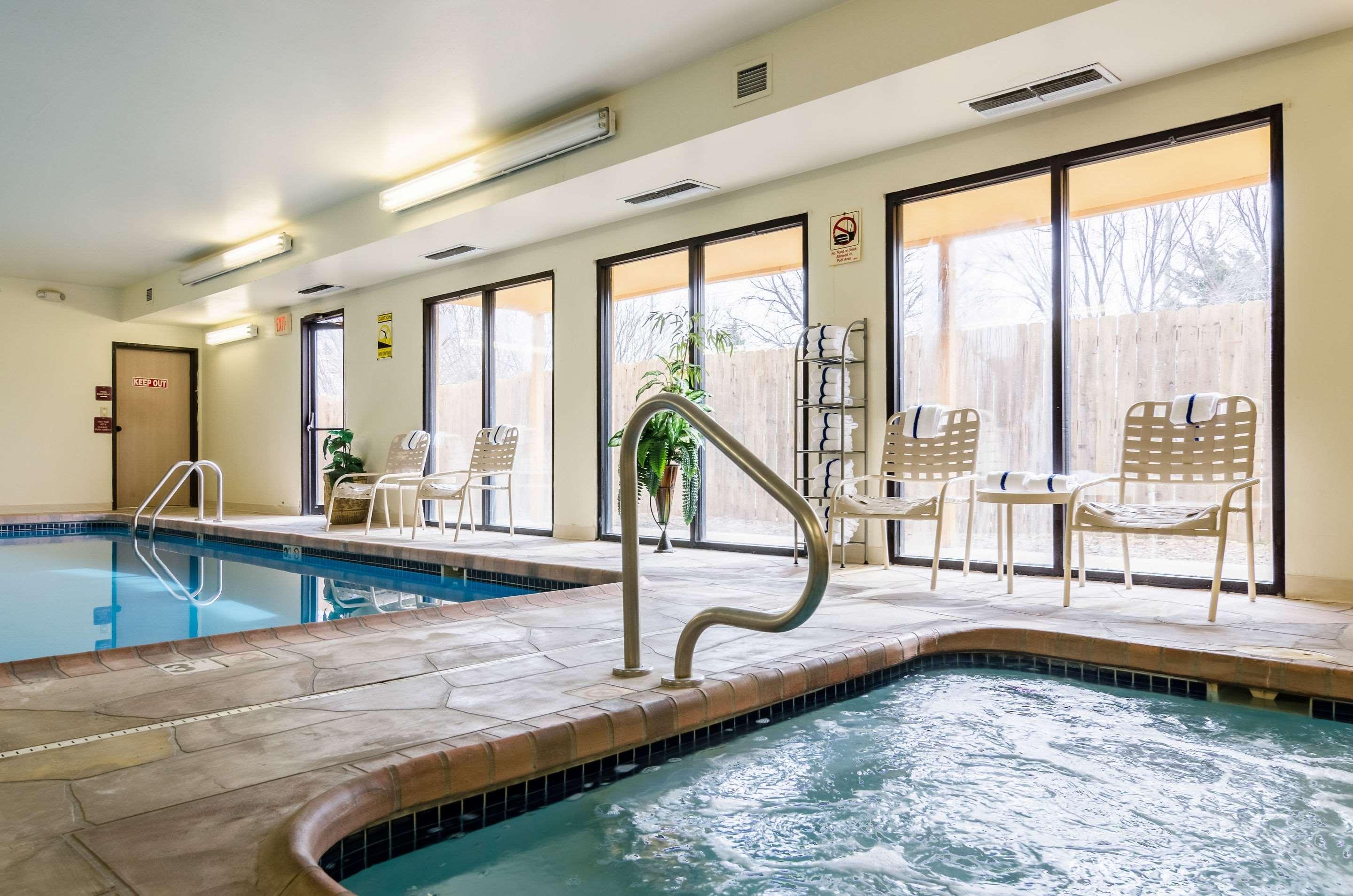 Quality Inn & Suites Manhattan Luaran gambar