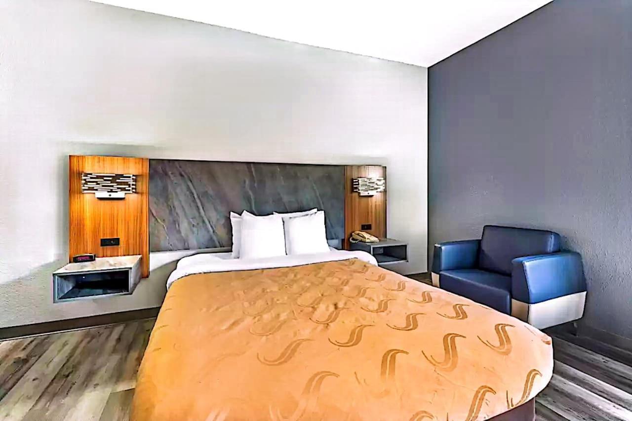 Quality Inn & Suites Manhattan Luaran gambar