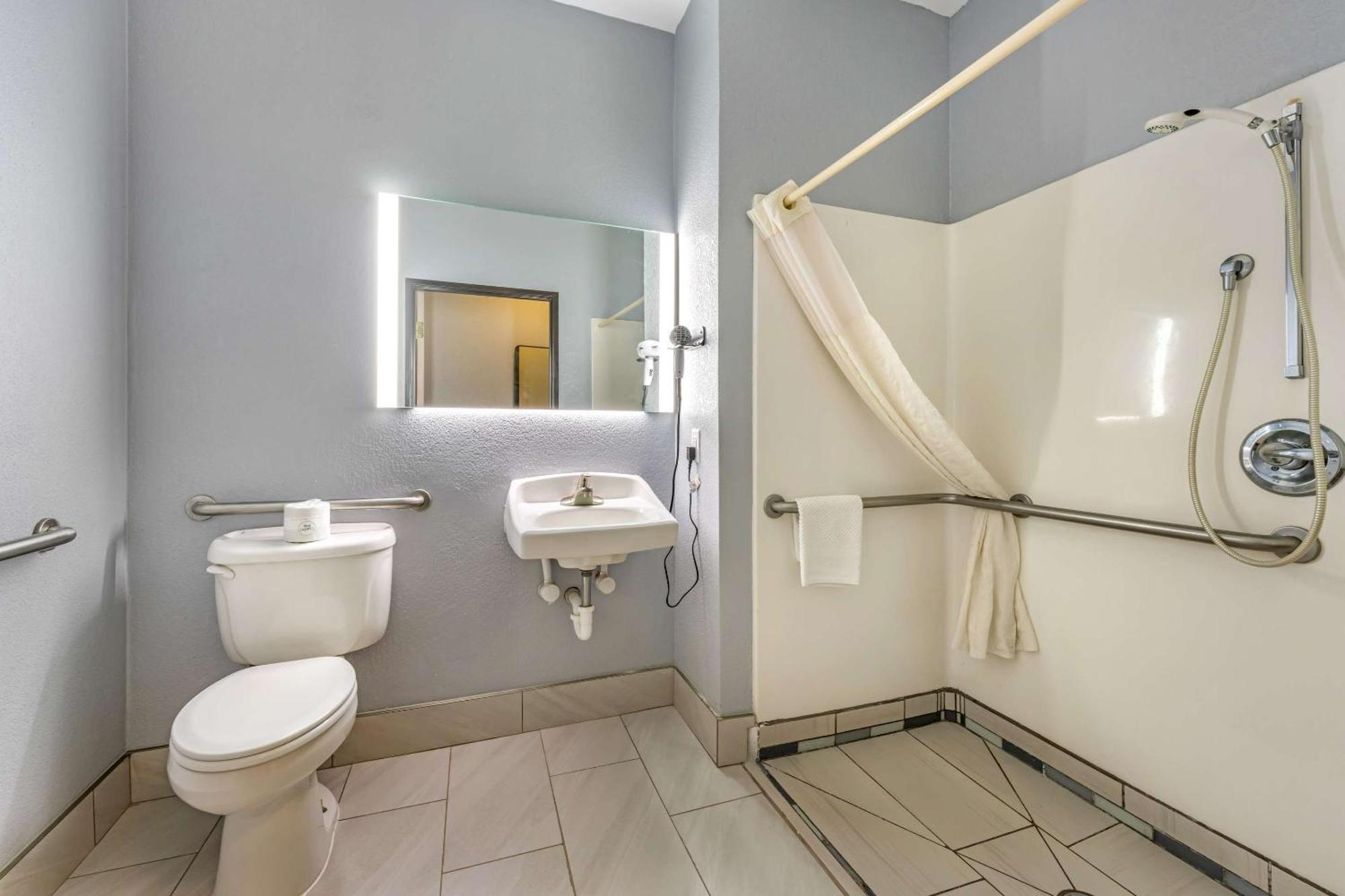 Quality Inn & Suites Manhattan Luaran gambar