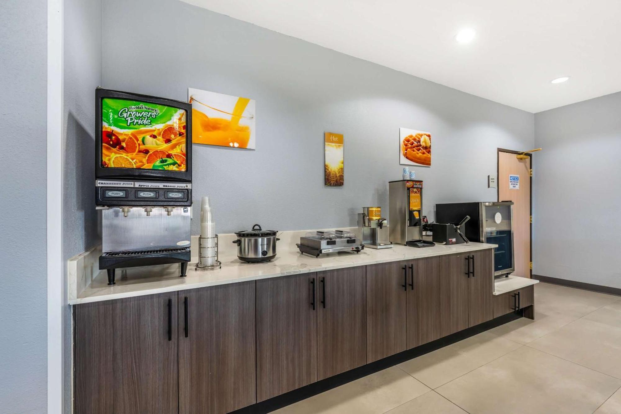 Quality Inn & Suites Manhattan Luaran gambar