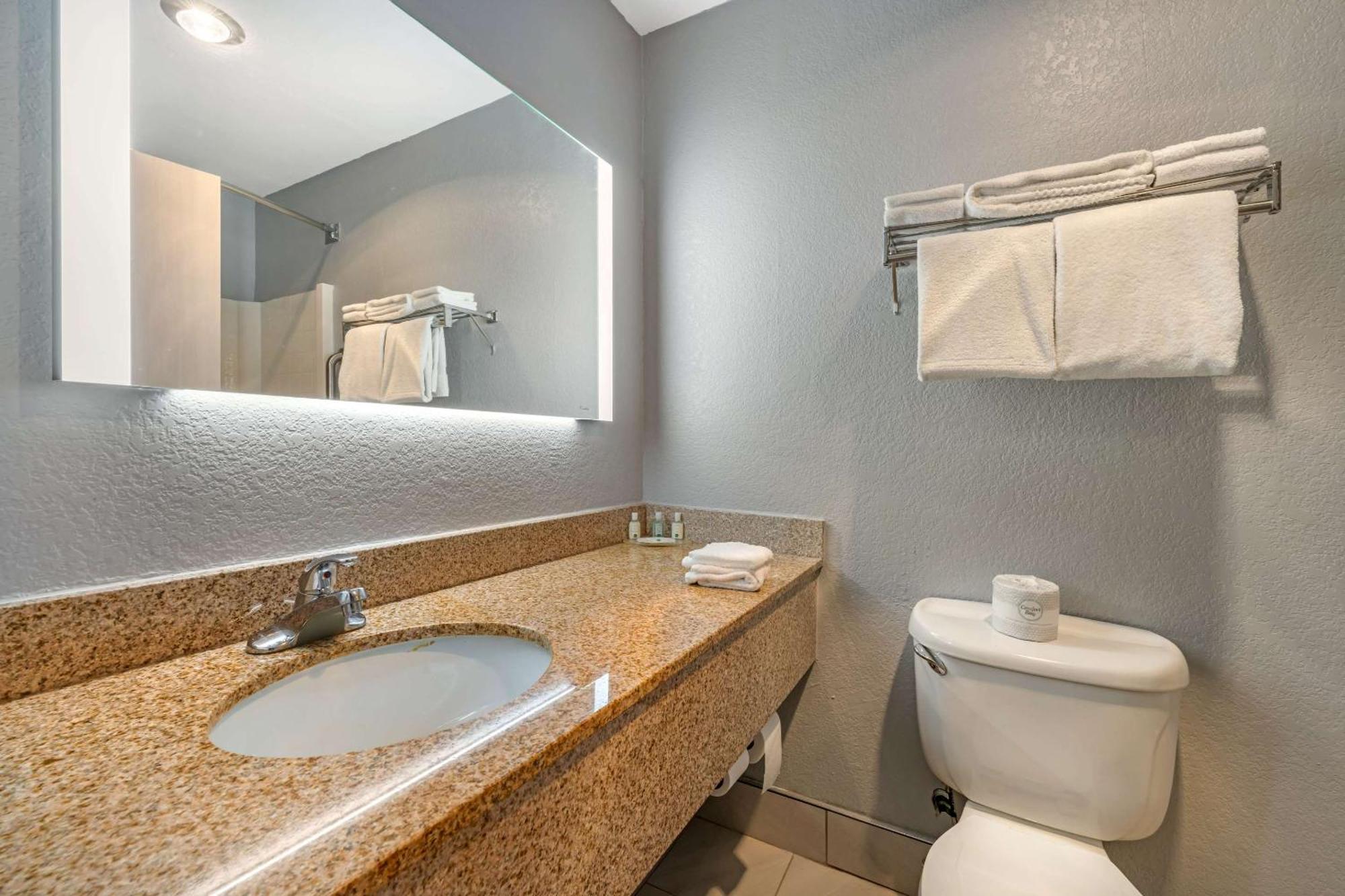 Quality Inn & Suites Manhattan Luaran gambar